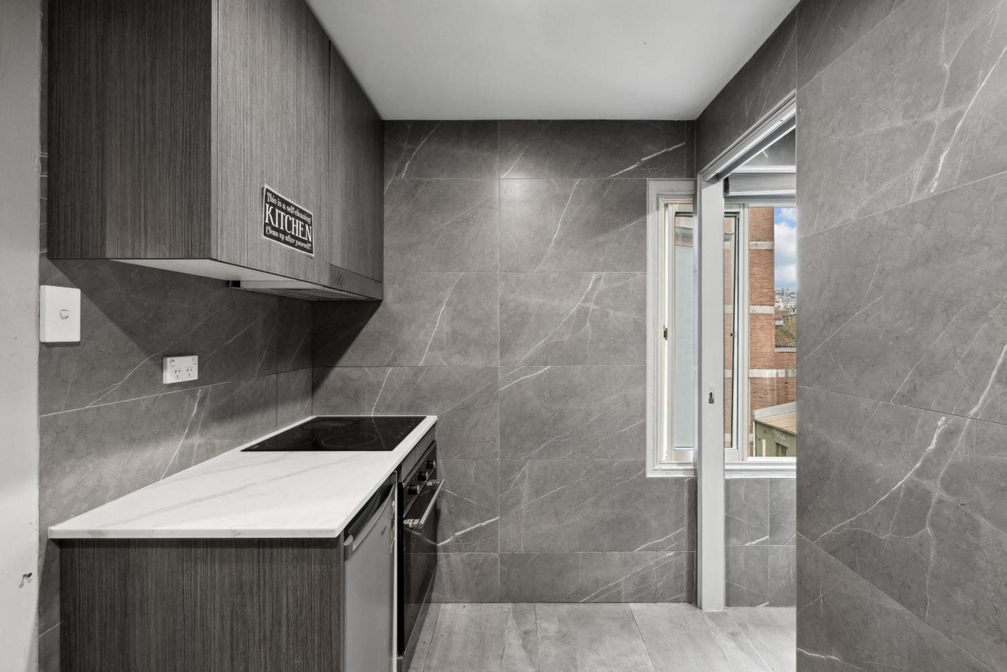 Guest house Cozy Double - Seconds To Station - Near Townhall Uts Usyd Darling Harbour Chinatown - Shared Bathroom Sydney